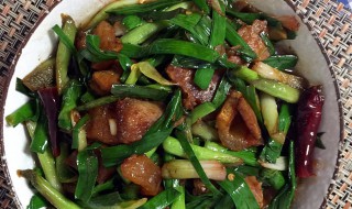 蒜头猪肉怎么做 猪肉烧大蒜做法