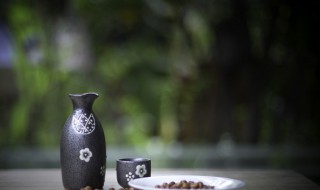 杜仲跟什么在一起泡酒 杜仲跟啥在一起泡酒