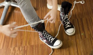 送女朋友鞋子代表什么意思 送女朋友鞋子代表的意思