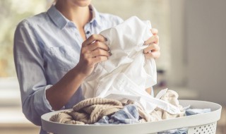 衣服上的印花图案胶掉了怎么办 完整去除衣服印花的方法