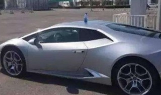 豪车上放饮料什么意思 解渴还是别有用意