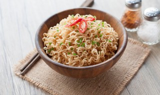 正宗爆炒方便面做法 正宗爆炒方便面做法步骤