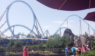 过山车如何克服失重感 怎么克服坐过山车失重感