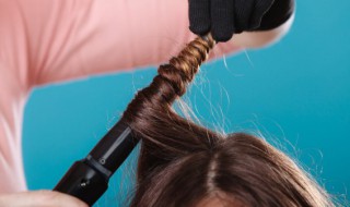 理发师问你要不要打点东西是什么意思 理发打点东西指的是什么?