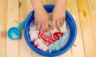 漂白水洗衣服怎么用 使用漂白水洗衣服最好佩戴手套
