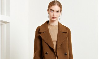 咖色大衣搭配什么颜色的毛衣 咖色大衣的经典内搭