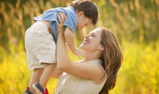 描写母亲的句子或段落 描写母亲的成语