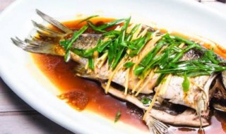 油焖鲫鱼窍门 做鲫鱼的方法