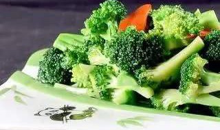 西兰花炒蒜苗窍门 做西兰花炒蒜苗的步骤