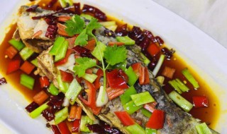 无骨鲫鱼怎么做 教你做无骨鲫鱼