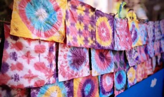 简单方巾扎染步骤 具体需要怎么操作