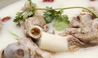 大骨煲如何做 做大骨煲的方法