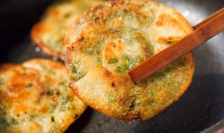 虾仁葱油饼怎么做 虾仁葱油饼家常做法步骤