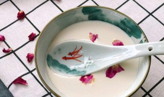 玫瑰撞奶怎么做 制作玫瑰撞奶的方法