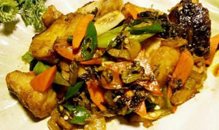 鱼焖咸菜怎么做 小鱼焖咸菜的做法