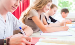 对父爱的赞美句子 夸奖父亲的句子介绍