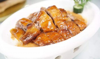 莴笋烧鹅怎么做 咸鹅炖双笋的做法