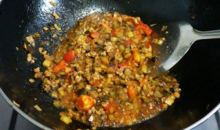 茄丁肉酱怎么做 茄丁卤肉酱的做法