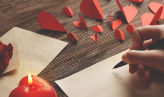 关于校园生活的英语作文 丰富的校园生活英语作文及翻译