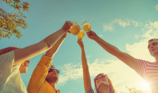 为什么喝啤酒越喝越想喝 哪些原因导致喝啤酒越喝越想喝