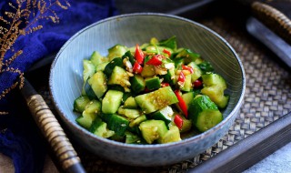 凉拌黄瓜的制作方法 凉拌黄瓜的简单制作方法步骤