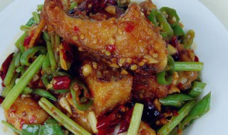 芹菜炒鱼如何做 做芹菜炒鱼的流程