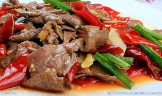 双椒猪肝如何做 双椒猪肝的做法