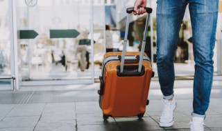 火车卧铺行李箱放在什么地方 火车卧铺行李箱应该放哪里