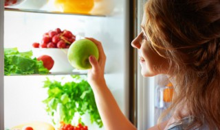 冰箱保鲜层怎样除冰 如何去除冰箱保鲜层的冰