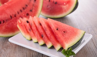切开的西瓜怎样放冰箱里保鲜 切开的西瓜能放多久