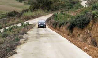 半坡起步先松离合还是先给油 老司机来讲解