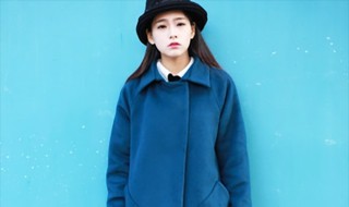 孔雀蓝大衣搭配怎么好看 以下六种搭配可供参考