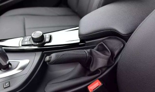 自动档的车为什么不踩油门还会走 有哪些原因呢