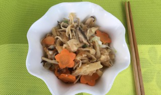 蘑菇烩饼怎么做 蘑菇鸡肉烩饼做法