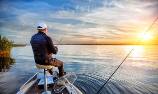 钓鲫鱼抽竿技巧 冬钓鲫鱼提竿技巧