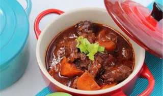 红酒烩牛腩如何做 红酒烩牛腩的做法步骤