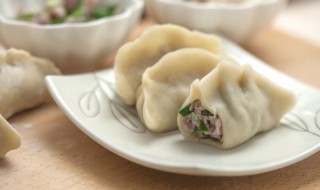 羊肉荠菜怎么做 自己做羊肉荠菜饺子的方法