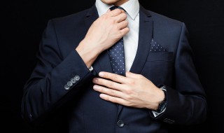 西服局部脏了清洗窍门 洗西装的技巧