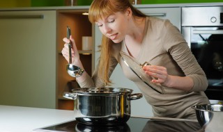 整只鸡的煲汤做法窍门 炖鸡做法步骤