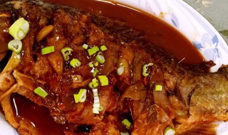 焖鲤鱼怎么做好吃 做焖鲤鱼教程