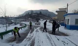 冰雪清理技巧 汽车冰雪怎么清理呢