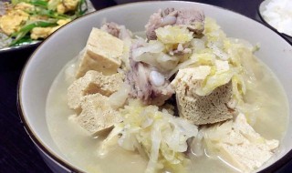 如何做酸菜豆腐羊肉片 酸菜豆腐羊肉片锅的做法