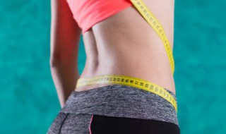 怎么练臀 健身房里怎样练出翘臀来?