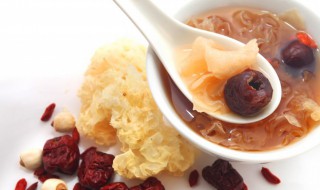 雪梨银耳如何做 雪梨银耳汤的做法