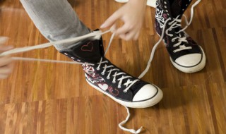 橡胶鞋底发黄怎样变白 橡胶鞋底发黄变白 的方法