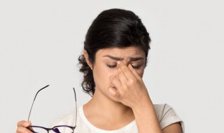 近视眼按摩方法 这两个穴位十分有用