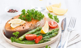 怎样炖草鱼才能好吃 如何炖草鱼才能好吃