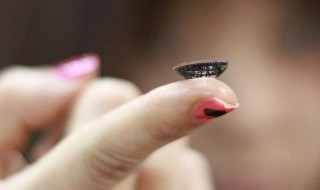 怎样戴美瞳 戴美瞳的技巧有什么