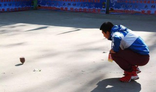 如何正确抽陀螺 抽陀螺的方法如下