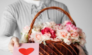 夏天鲜花怎样保鲜时间更长一点呢 夏天怎样保鲜鲜花时间更长一点